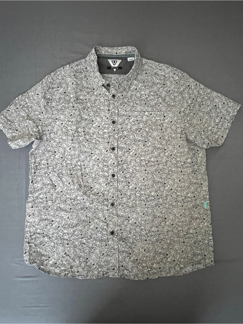 VISSLA Black & White Floral Short-Sleeve Button Down